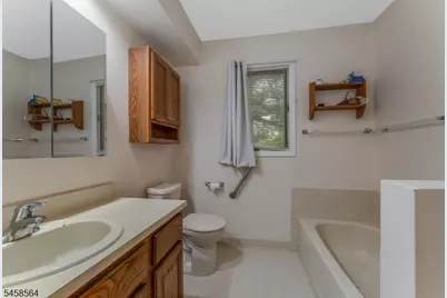 25 Augusta Dr, Clinton Township, NJ 08801 - Photo 17