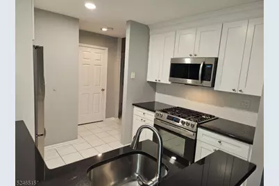 303 Enclave Lane, Bedminster Township, NJ 07921 - Photo 5