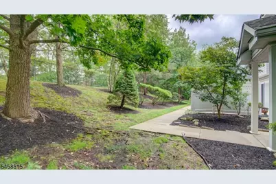 8 Forden Ct, Sayreville, NJ 08872 - Photo 5