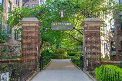 756 Brady #609, New York, NJ 10462 - Photo 1