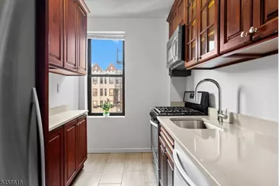 756 Brady #609, New York, NJ 10462 - Photo 5
