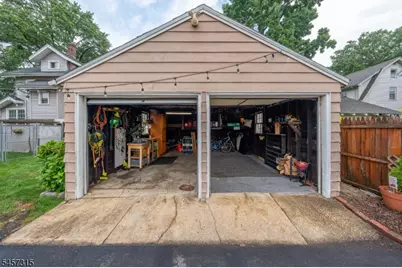 719 Locust St, Roselle Park, NJ 07204 - Photo 33