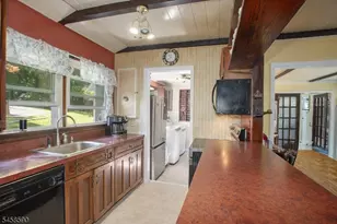 915 Plymouth Lake Dr, Stillwater, NJ 07860 - Photo 11