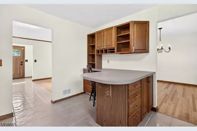 2527 Mountain Ave, Scotch Plains Township, NJ 07076 - Photo 13