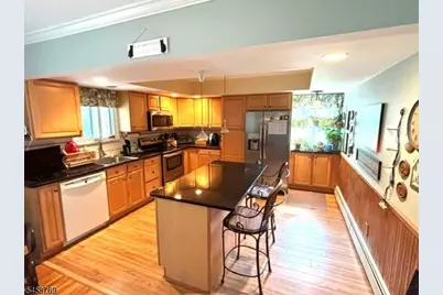 30 Woodlawn Ter, Jefferson Township, NJ 07849 - Photo 5