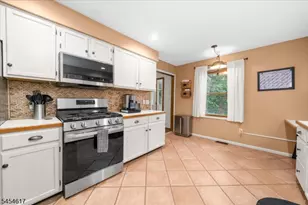 77 Washburn Ave, Washington Township, NJ 07882 - Photo 9