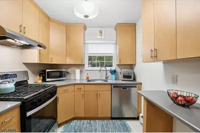 320 South St #E, Morristown, NJ 07960 - Photo 9