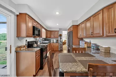 100 Coachman Dr, Florence Township, NJ 08505 - Photo 7