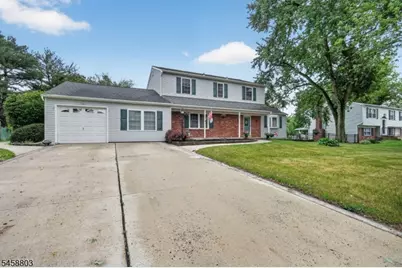 100 Coachman Dr, Florence Township, NJ 08505 - Photo 5