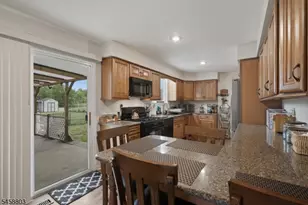 100 Coachman Dr, Florence Township, NJ 08505 - Photo 9