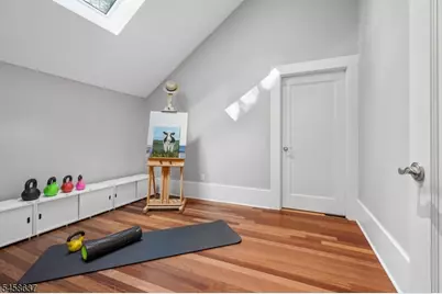 16 Holmehill Lane, Roseland, NJ 07068 - Photo 25