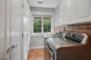16 Holmehill Ln, Roseland, NJ 07068 - Photo 33