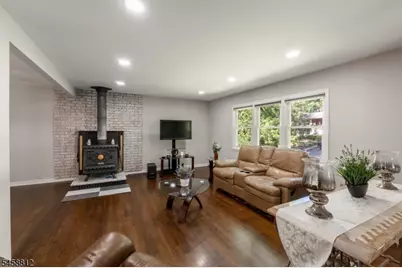 102 Andover Sparta Rd, Andover Township, NJ 07860 - Photo 5