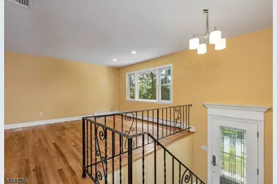 62 Burnham Pkwy, Morris Township, NJ 07960 - Photo 5