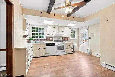 2 Mohican Trl, Jefferson Township, NJ 07438 - Photo 3