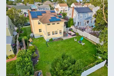 29 Larkspur Ln, Clifton, NJ 07013 - Photo 3