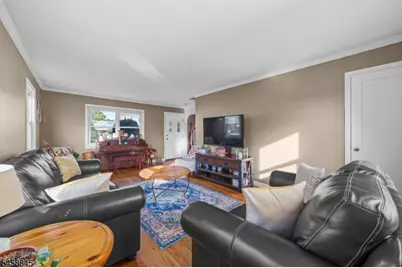 29 Larkspur Ln, Clifton, NJ 07013 - Photo 5
