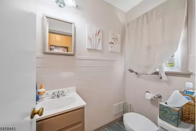 29 Larkspur Ln, Clifton, NJ 07013 - Photo 11