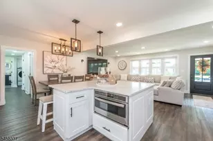 11 Malcolm Dr, Fairfield, NJ 07004 - Photo 7