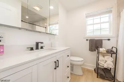 11 Malcolm Dr, Fairfield, NJ 07004 - Photo 21