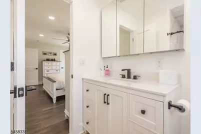 11 Malcolm Dr, Fairfield, NJ 07004 - Photo 17