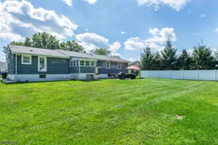 11 Malcolm Dr, Fairfield, NJ 07004 - Photo 29