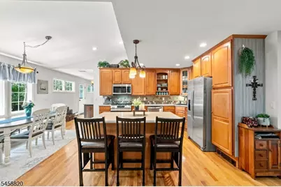 172 Rafkind Rd, Bloomingdale, NJ 07403 - Photo 13