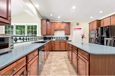 39 Ascot Dr, Washington Township, NJ 07853 - Photo 13