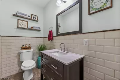 39 Paterson Ave, Clifton, NJ 07014 - Photo 15