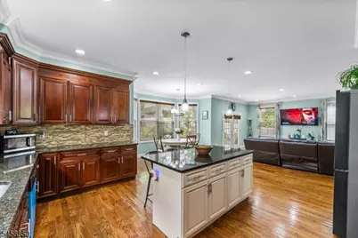 39 Paterson Ave, Clifton, NJ 07014 - Photo 11