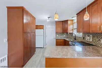 635 Robinson Ter, Union Township, NJ 07083 - Photo 13