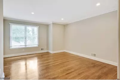 23 Ruthven Pl, Summit, NJ 07901 - Photo 9