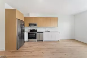 431 Dr Mlk Jr Blvd, East Orange, NJ 07018 - Photo 5