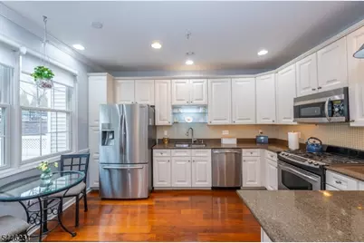 1 Ashley Ct, Hawthorne, NJ 07506 - Photo 5