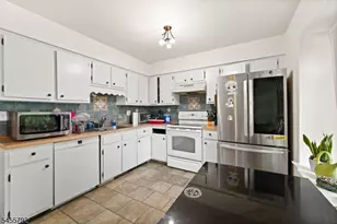 403 Bradford Ct, Hillsborough Township, NJ 08844 - Photo 17