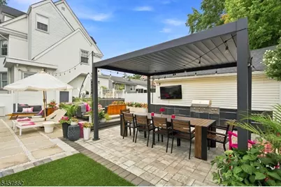 354 Highland Ave, Orange, NJ 07050 - Photo 29