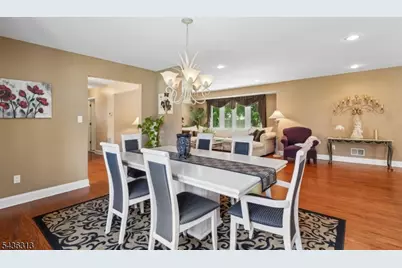 18 Mary Ellen Dr, Edison, NJ 08820 - Photo 11