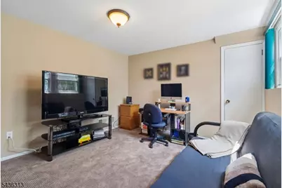 18 Mary Ellen Dr, Edison, NJ 08820 - Photo 25