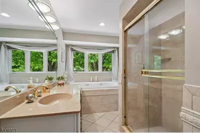 18 Mary Ellen Dr, Edison, NJ 08820 - Photo 27