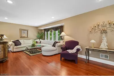 18 Mary Ellen Dr, Edison, NJ 08820 - Photo 7