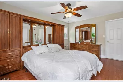 18 Mary Ellen Dr, Edison, NJ 08820 - Photo 31