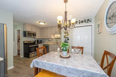 24 Heritage Ln, Hamburg, NJ 07419 - Photo 7