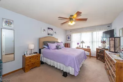 24 Heritage Ln, Hamburg, NJ 07419 - Photo 13
