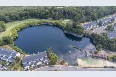 24 Heritage Ln, Hamburg, NJ 07419 - Photo 23