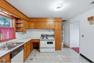 23 Glendale Dr, Freehold Township, NJ 07728 - Photo 9