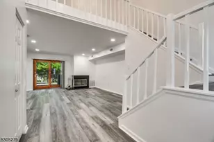 130 Winchester Way, Franklin Township, NJ 08873 - Photo 5
