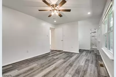 130 Winchester Way, Franklin Township, NJ 08873 - Photo 27