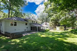 35 Rock Rd W, Green Brook Township, NJ 08812 - Photo 17