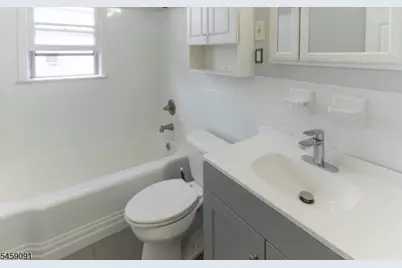 2506 Chilton Pl, Union Township, NJ 07083 - Photo 9
