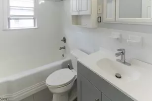 2506 Chilton Pl, Union Township, NJ 07083 - Photo 9